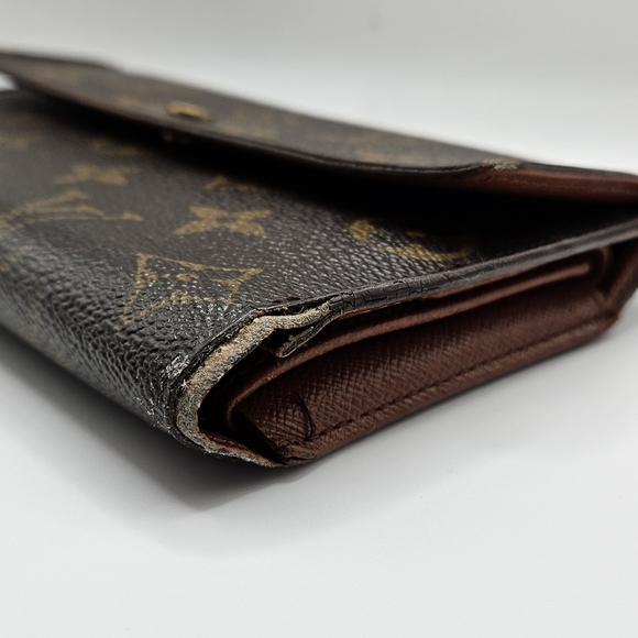 Louis Vuitton Monogram Sarah Wallet - Picture 4 of 12